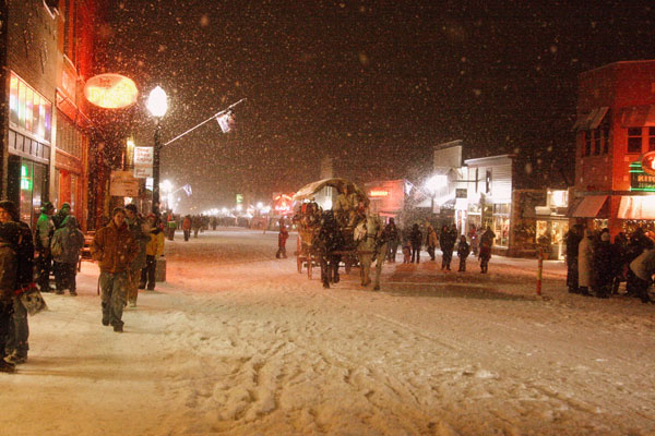 Christmas Stroll - Merv Coleman