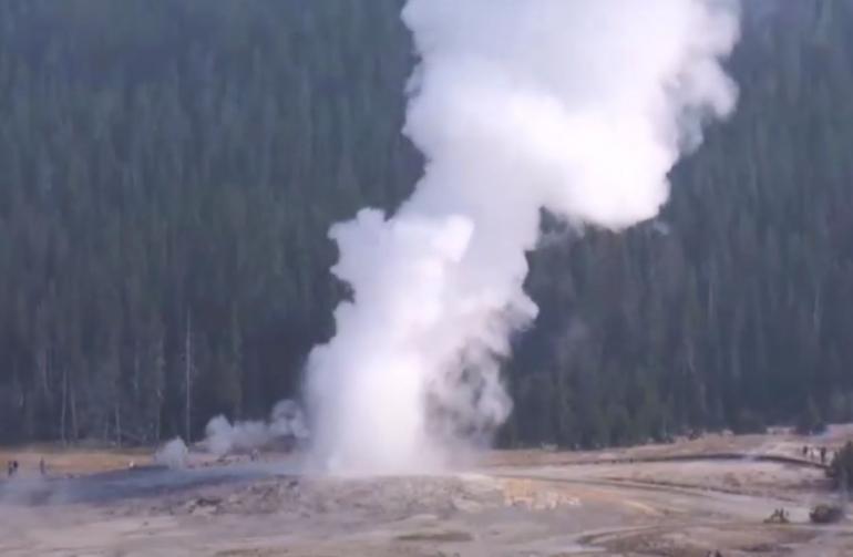 Giantess Geyser Eruption